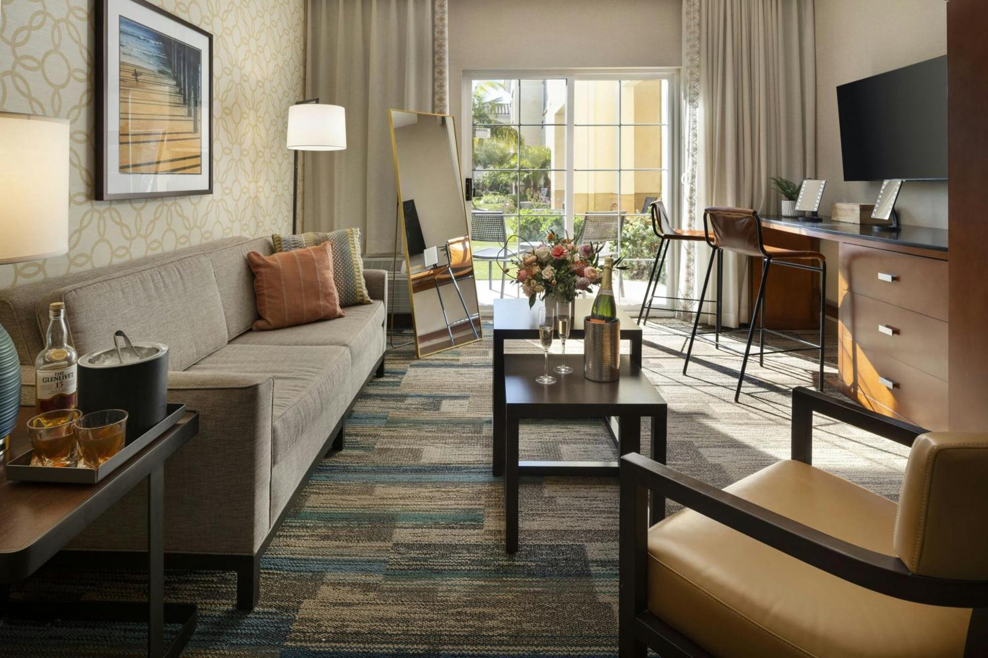 Hotel Courtyard By Marriott Santa Barbara Goleta Exterior foto